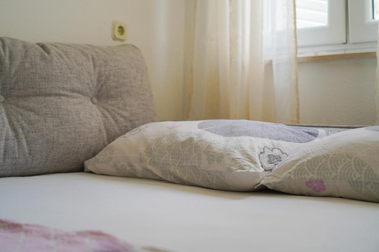 Studio Apartman Monika Hotell Baška Voda Exteriör bild