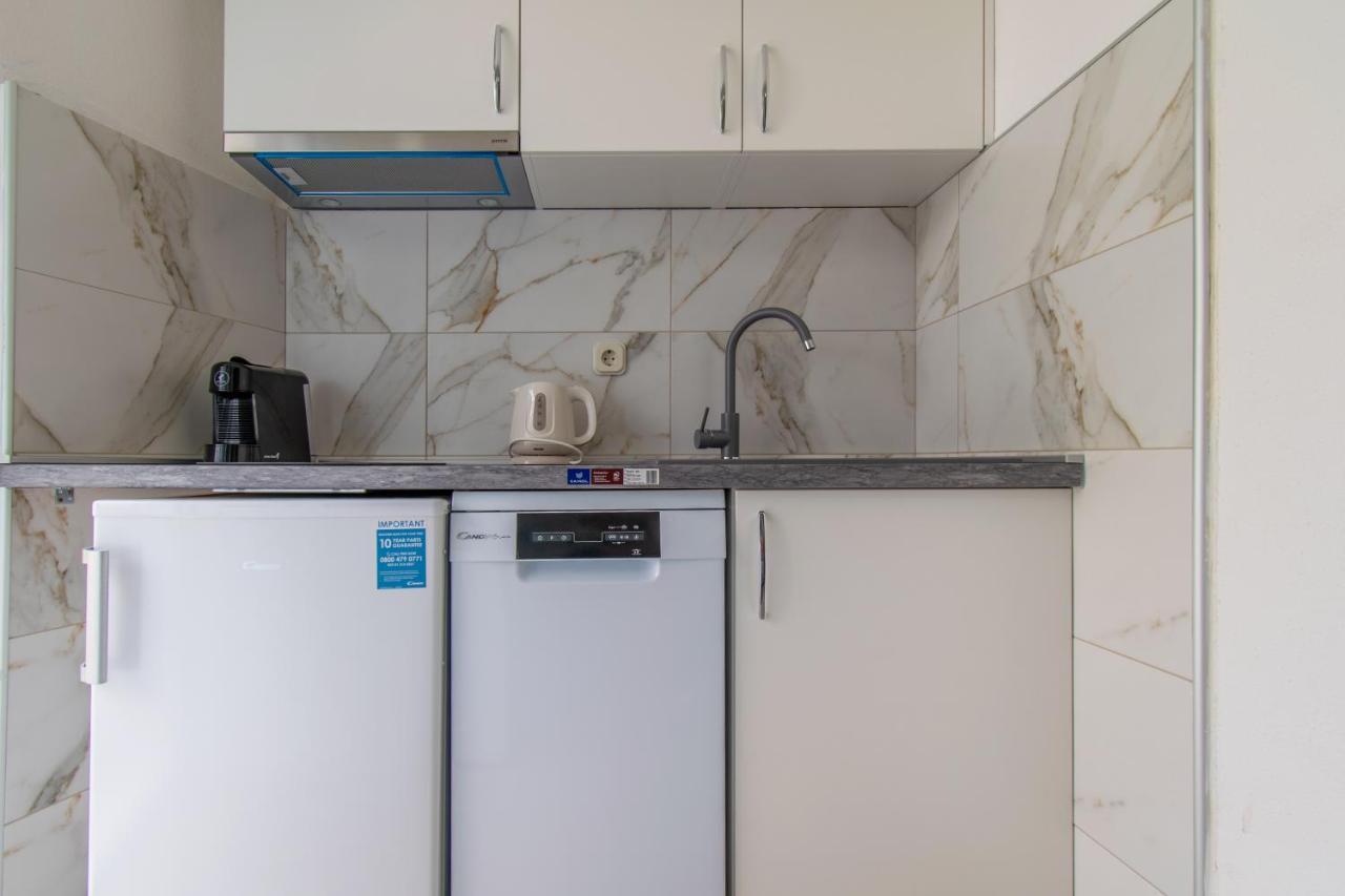 Studio Apartman Monika Hotell Baška Voda Exteriör bild
